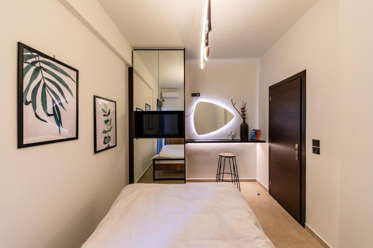 Beautiful Elegant Apartment Next To Monastiraki Athena Bagian luar foto