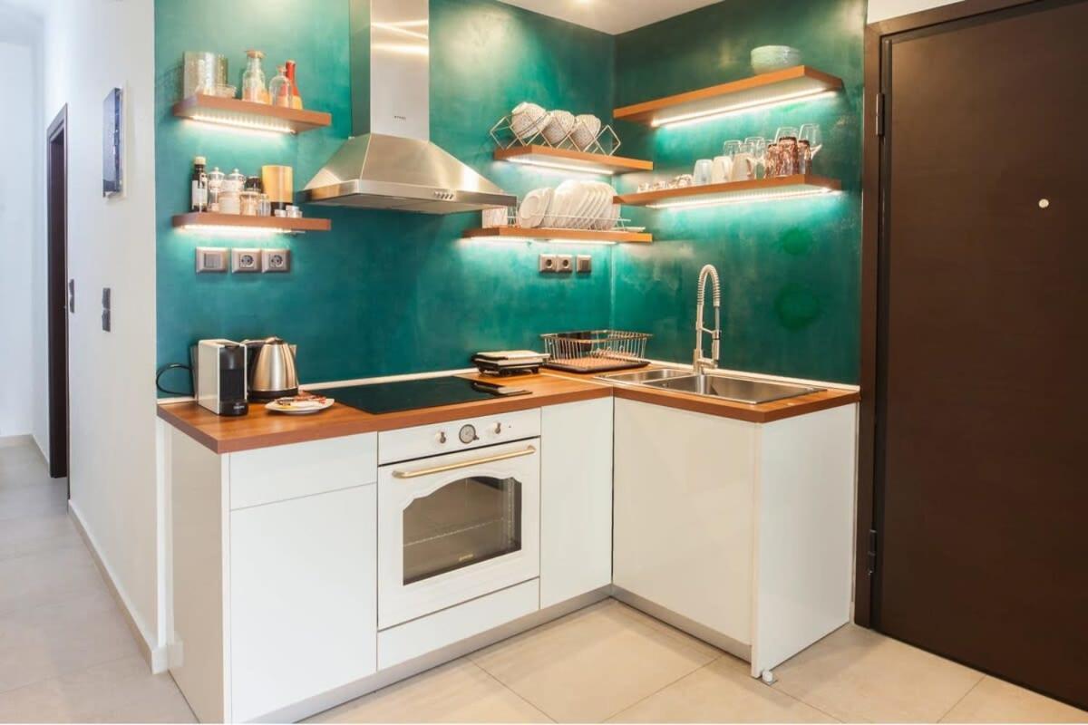Beautiful Elegant Apartment Next To Monastiraki Athena Bagian luar foto