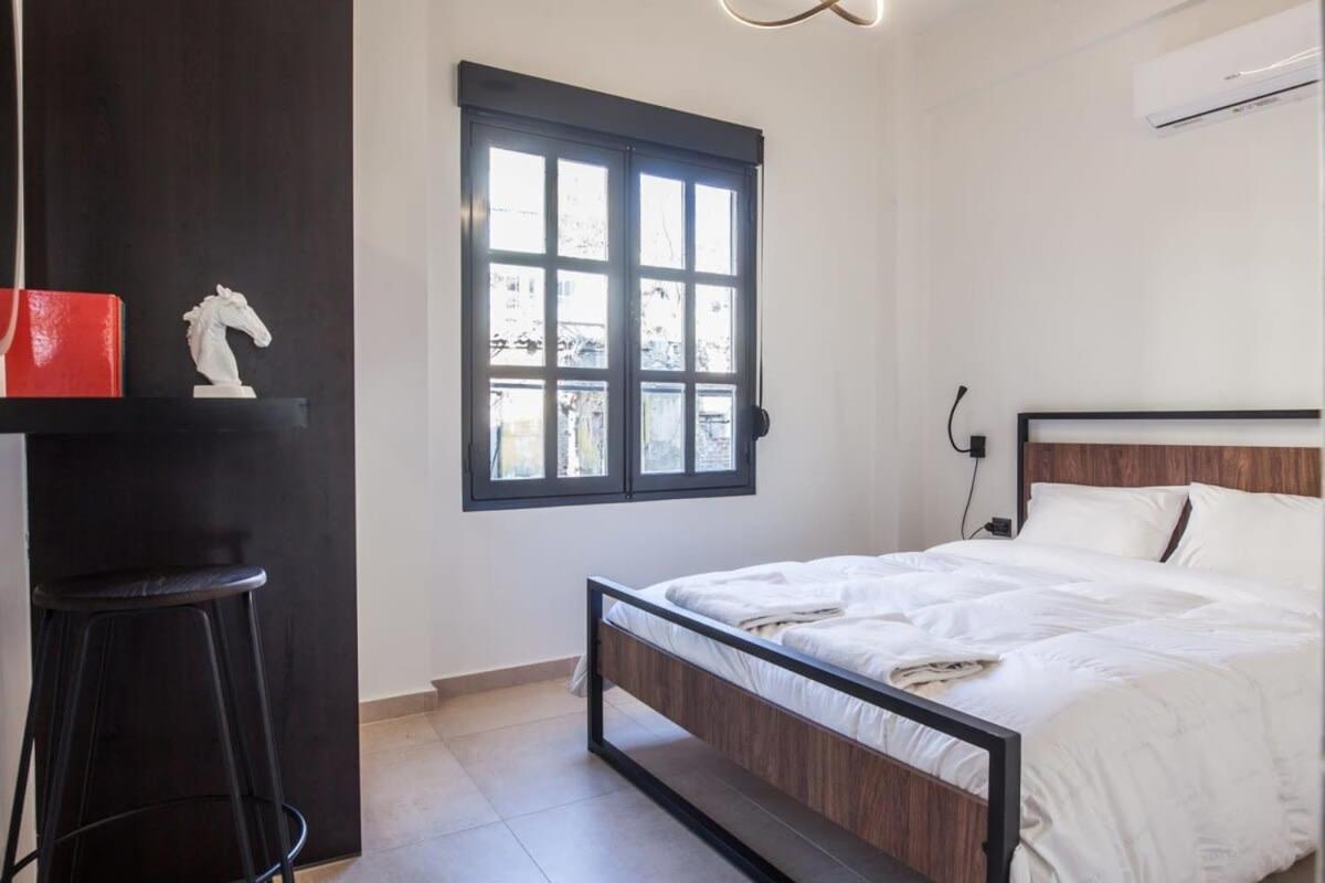 Beautiful Elegant Apartment Next To Monastiraki Athena Bagian luar foto