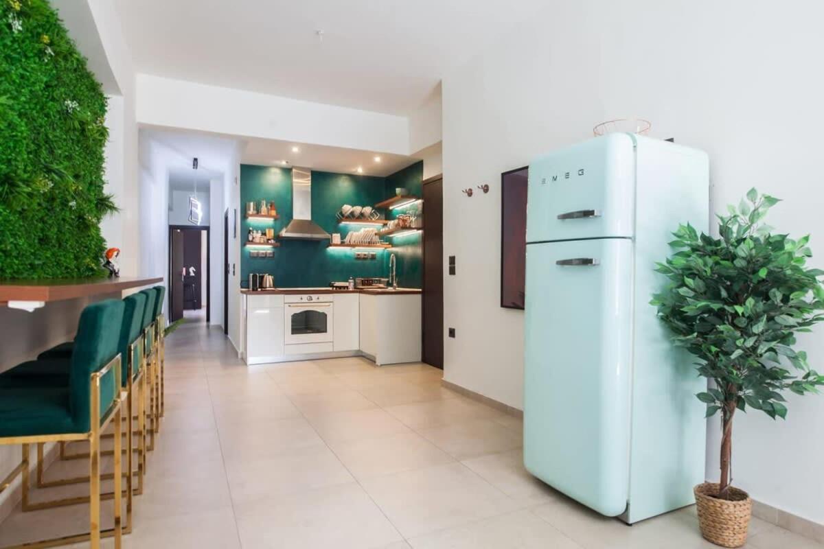 Beautiful Elegant Apartment Next To Monastiraki Athena Bagian luar foto