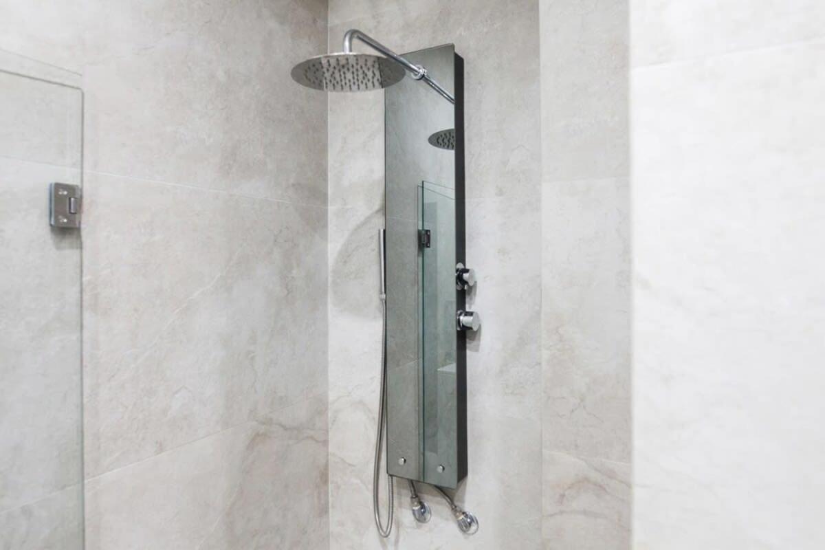 Beautiful Elegant Apartment Next To Monastiraki Athena Bagian luar foto