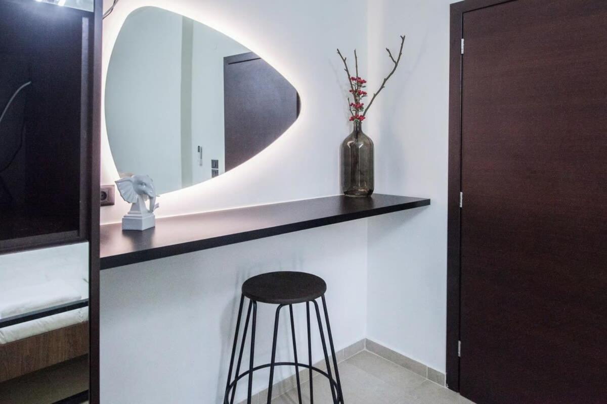 Beautiful Elegant Apartment Next To Monastiraki Athena Bagian luar foto