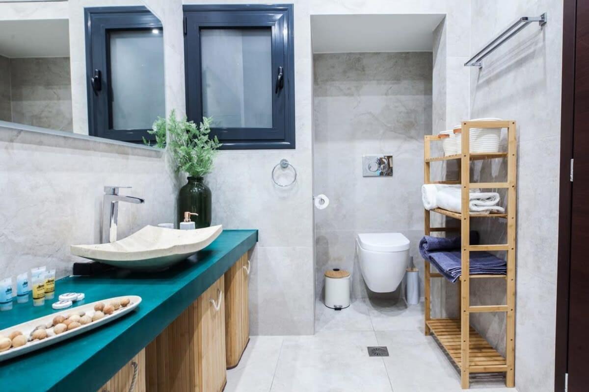 Beautiful Elegant Apartment Next To Monastiraki Athena Bagian luar foto