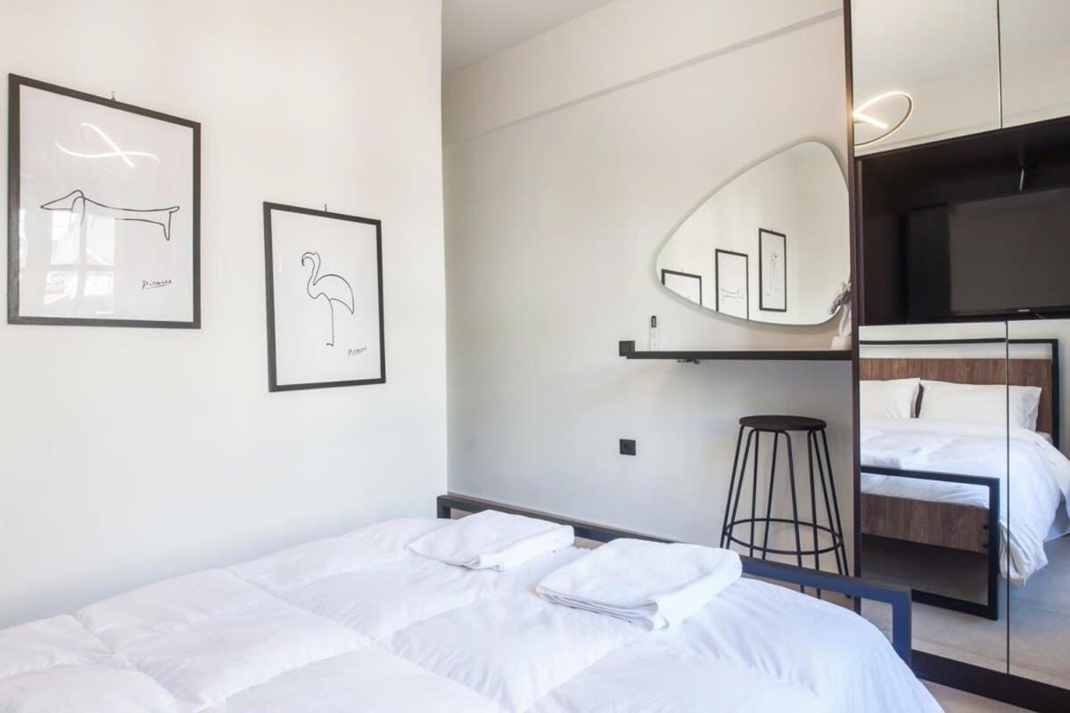 Beautiful Elegant Apartment Next To Monastiraki Athena Bagian luar foto