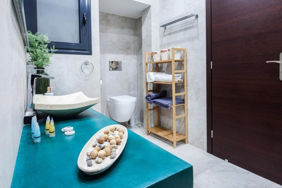 Beautiful Elegant Apartment Next To Monastiraki Athena Bagian luar foto