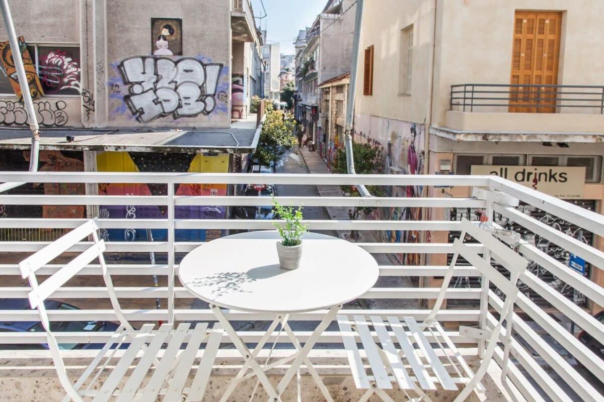 Beautiful Elegant Apartment Next To Monastiraki Athena Bagian luar foto