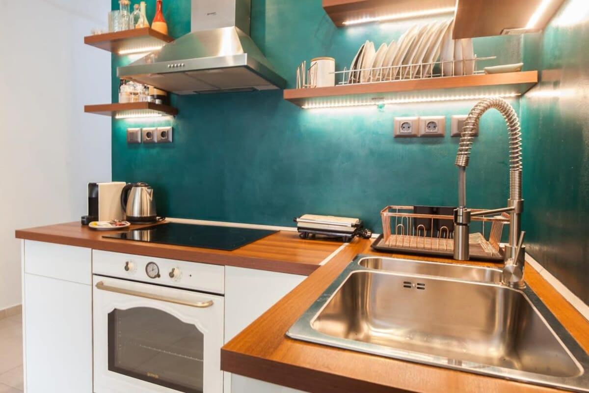 Beautiful Elegant Apartment Next To Monastiraki Athena Bagian luar foto
